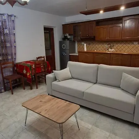 Apartamento Oremari Korce